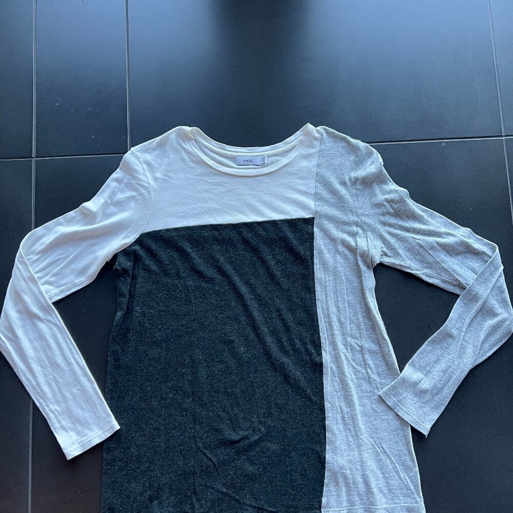 VINCE Long sleeve T-shirt, white/grey/charcoal geometric design "XS"